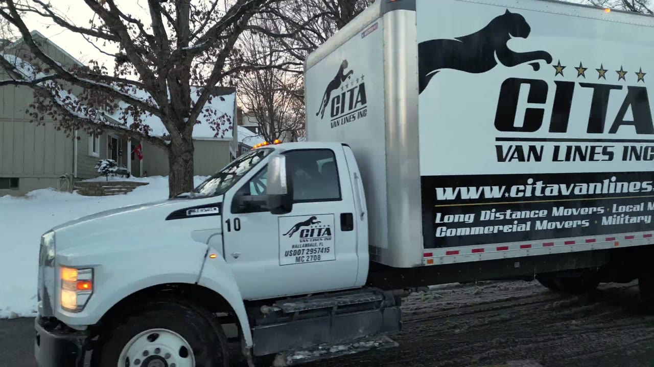 Cita Van Lines movers at work